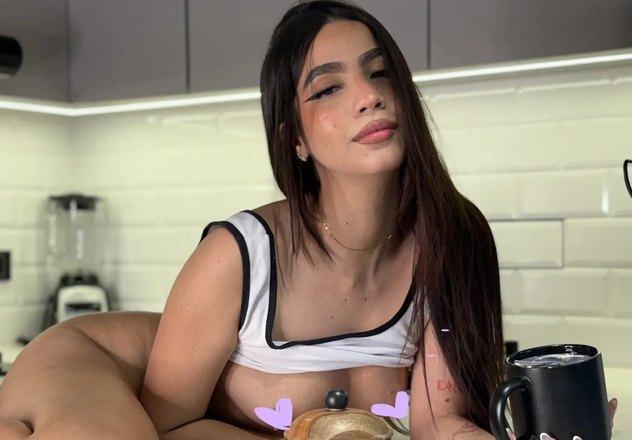 Valentina, 23 años
